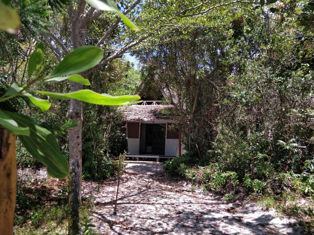 Les Acacias Bungalows Manambolo Exterior foto